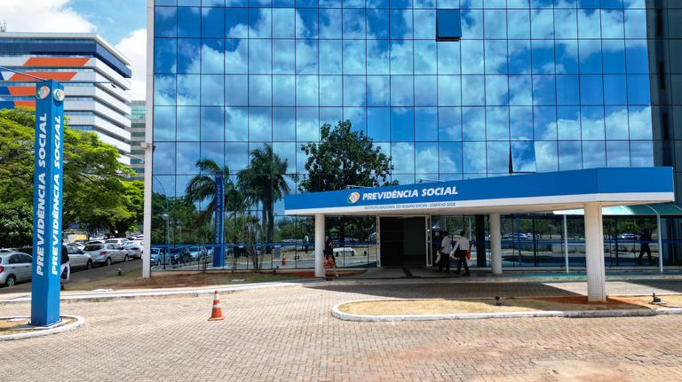 Reajuste de 3,9% para benefícios de aposentadorias e pensões atualizados pelo percentual do RGPS